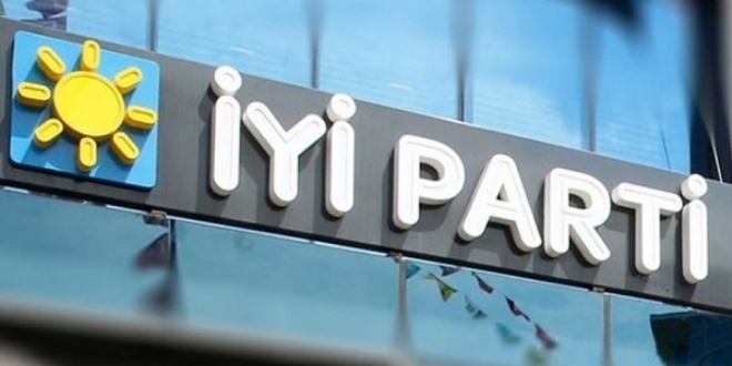 İYİ Parti'nin kurucu üyesi istifa etti