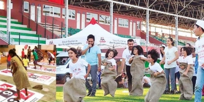 Geleneksel oyunlar çocukları güldürüyor