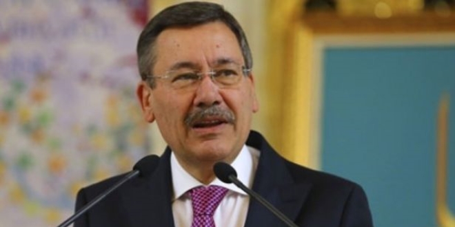 'Melih Gökçek kendi adına anketler yaptırıyor'