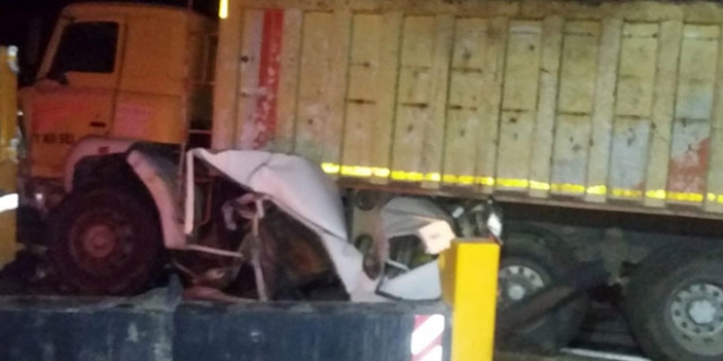 �anakkale'de feci kaza: 2 �l�