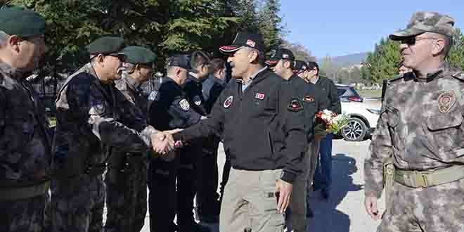 Gaziler polis adaylar�yla tecr�belerini payla�t�