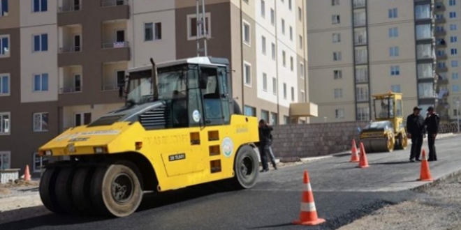 Silindirin altında kalan işçi hayatını kaybetti