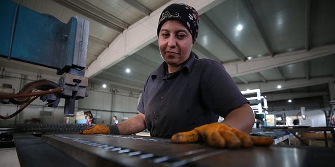 Kad�nlar�n �retti�i �r�nler 5 �lkeye ihra� ediliyor