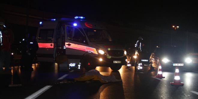 E-5'te motosiklet kazas�: 1 �l�, 1 yaral�