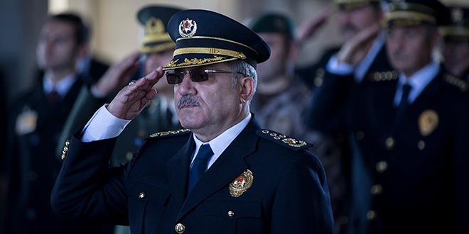 Emniyet Genel M�d�r� An�tkabir'i ziyaret etti