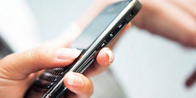 Yurtdışından telefon getirmede uygulanan harç arttı