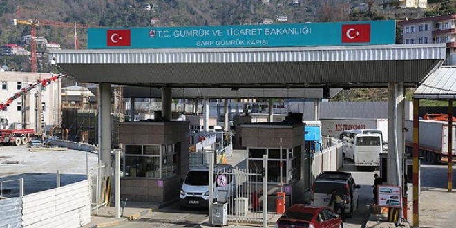Sarp Sınır Kapısı'ndan bu yıl 6 milyon yolcu giriş çıkış yaptı