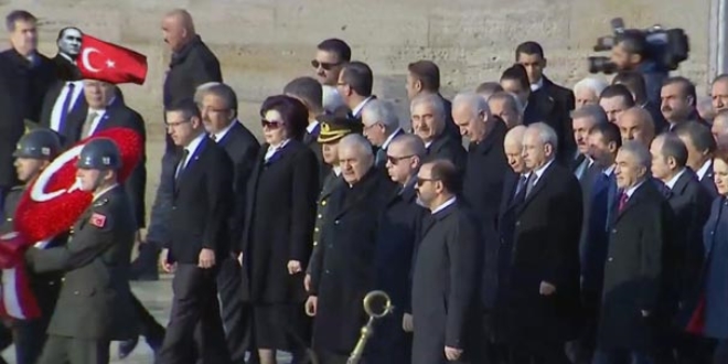 Devletin zirvesi Anıtkabir'de