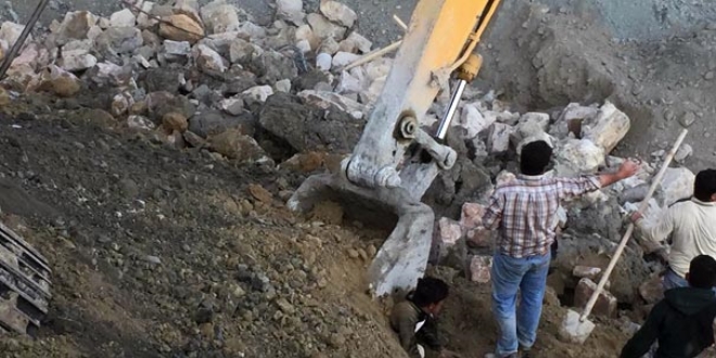 15 yaşındaki çocuk işçi göçük altında kaldı