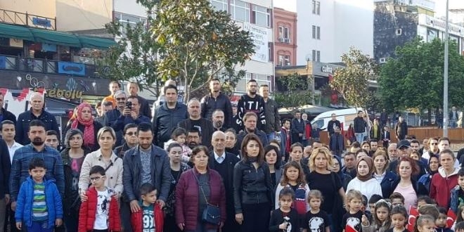 Atatürk'ü anma programında müzik krizi