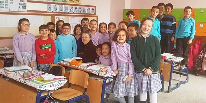 Veliden semra öğretmene şikayet değil, övgü