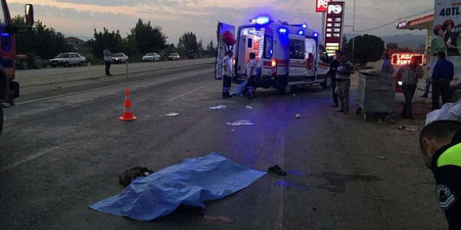 Manisa'da otomobil nehre düştü: 1 ölü, 6 yaralı