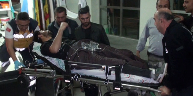 Kurtları korkutmak isterken kendini vurdu