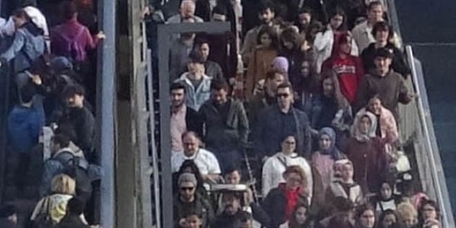 İstanbullular kitap fuarına akın etti