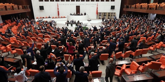 Meclis salk dzenlemeleri ve bte iin mesai yapacak