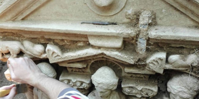 İznik'te bulunan lahit müzeye taşındı
