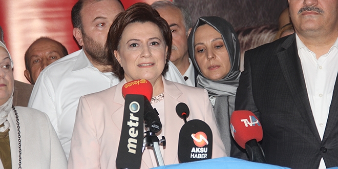 Eski Bakan, Belediye Başkanlığına aday adaylığını açıkladı