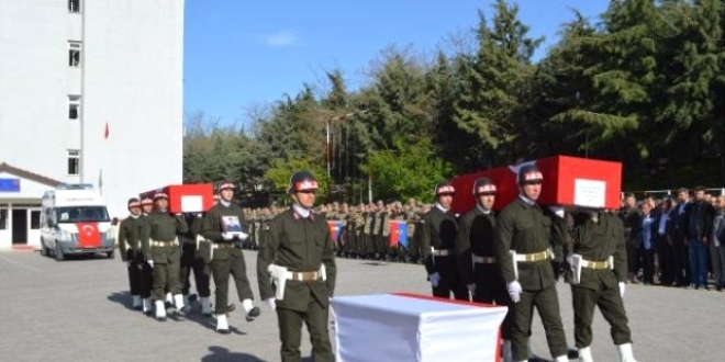 Şırnak'ta şehit askerler için tören düzenlendi