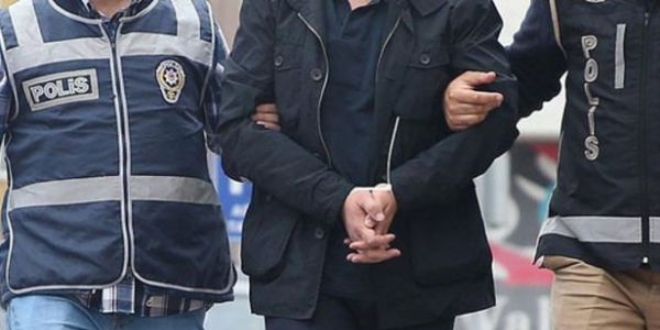 Sosyal medyada Atatrk'e hakarete tutuklama