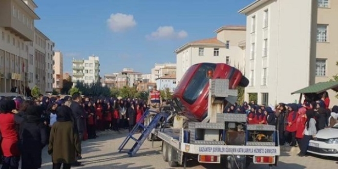 Jandarmadan similasyonlu emniyet kemeri uyarısı