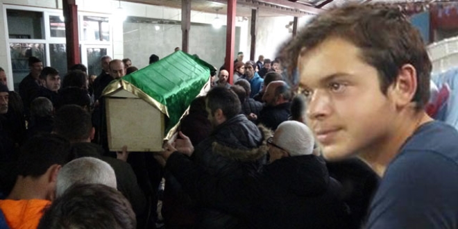 İntihar ettiği iddia edilen liseli Ahmet, toprağa verildi
