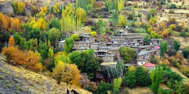 Hizan, usta ellerde resmediliyor