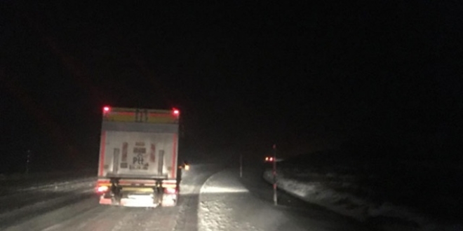 Konya- Antalya karayolunda trafiğe kar engeli