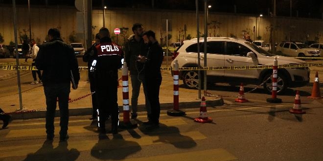 Hastane otoparkında silahlı saldırıya uğrayan baba ve oğlu öldü