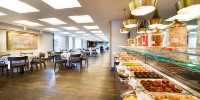 Psikiyatr eski b�y�kel�i lokanta i�letiyor, di��i e�i yemek pi�iriyor