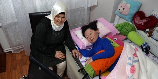 SMA hastası Hatice'nin ilaç sevinci