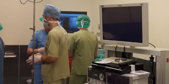 K�rm�z� et b�brek ta�� yap�yor