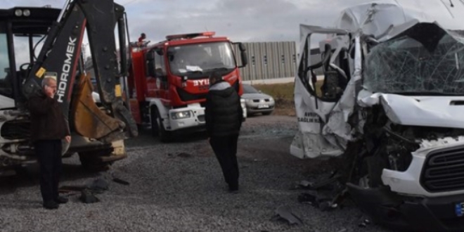 Çorlu'da trafik kazası: 14 öğrenci yaralandı