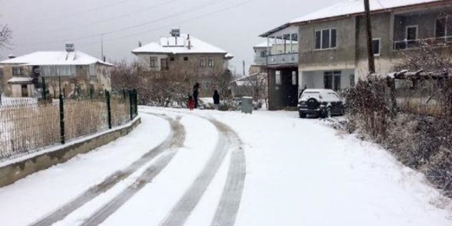Antalya'nın yüksek kesimlere kar yağdı