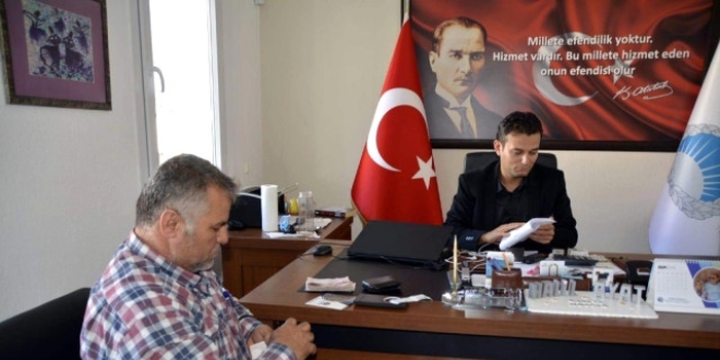 Kaldırımda bulduğu 8 bin lirayı sahibine ulaştırdı
