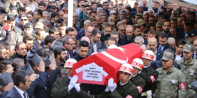 Şehit Kaçmaz son yolculuğuna uğurlandı