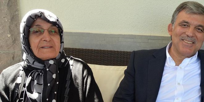 Abdullah Gül'ün annesi ameliyat oldu