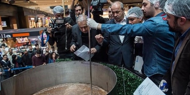 2,5 tonluk Türk kahvesi ile rekorun yeni ismi Türkiye olacak