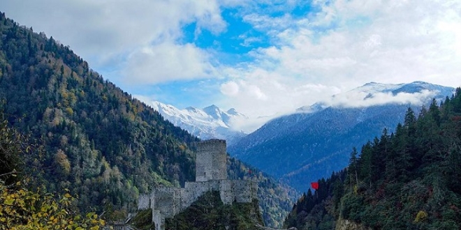Doğaseverlerin Kaçkarlar'daki durağı Zil Kale