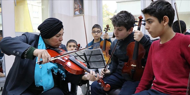 Emekli öğretmen, hayaline 65 yaşında kavuştu