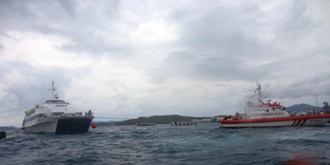 169 yolcusu bulunan feribot son anda kurtar�ld�