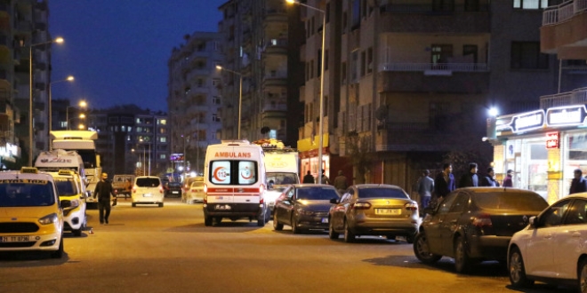 Diyarbak�r'da silahl� kavga: 2 �l�, 2 yaral�