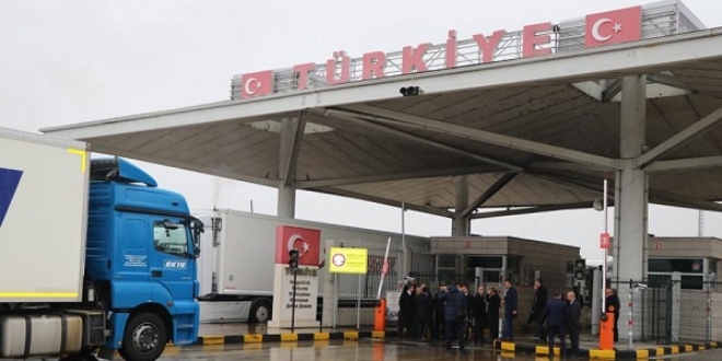 Sınır kapılarında tır kuyruklarının oluşması engellenecek