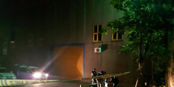 Yoldan geçenlere ateş eden şahıs sokak ortasında intihar etti