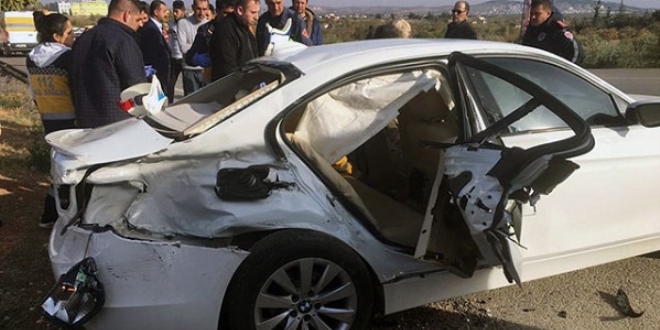 Gaziantep'te kaza: 2 k�z karde� �ld�, 3 ki�i yaraland�