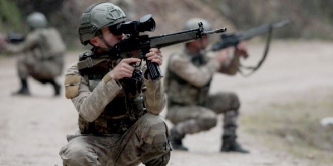 Karadeniz'de kar, kış demeden PKK'lı avı sürüyor