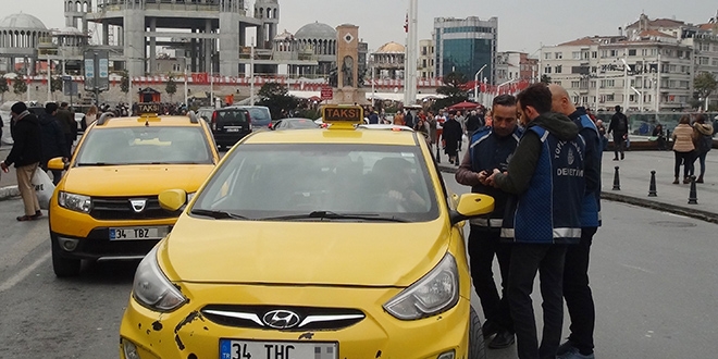 Taksim Meydan'nda taksicilere ok denetim