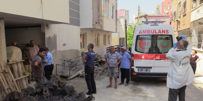 G�m��hane'de in�aat�n �at�s�ndan d��en i��i �ld�