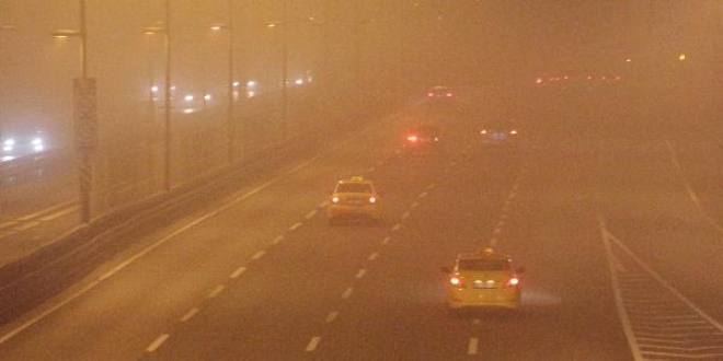 �stanbul'da yo�un sis etkili oluyor