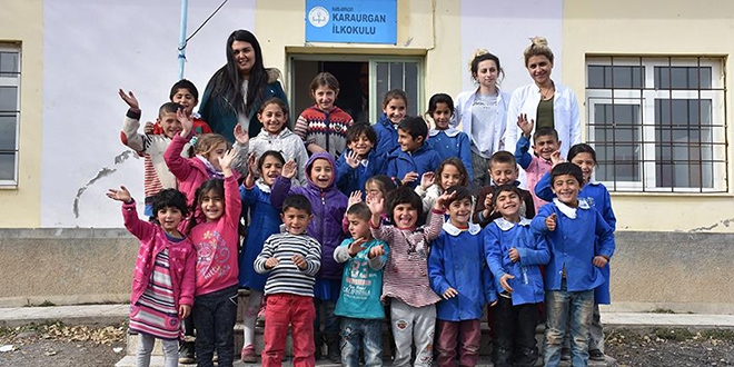 Köy okulunun fedakar kadın öğretmenleri