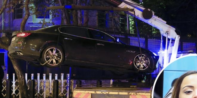 Alkoll� s�r�c� polise �arpt�ktan sonra ABD B�y�kel�i�i bariyerlerine �arparak durabildi